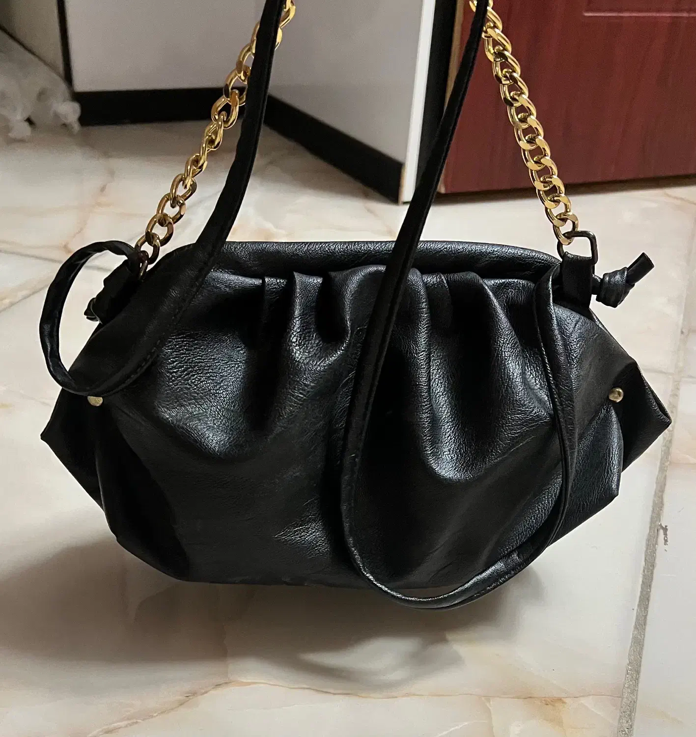 کیف|کیف، کفش، کمربند|محلات, |دیوار