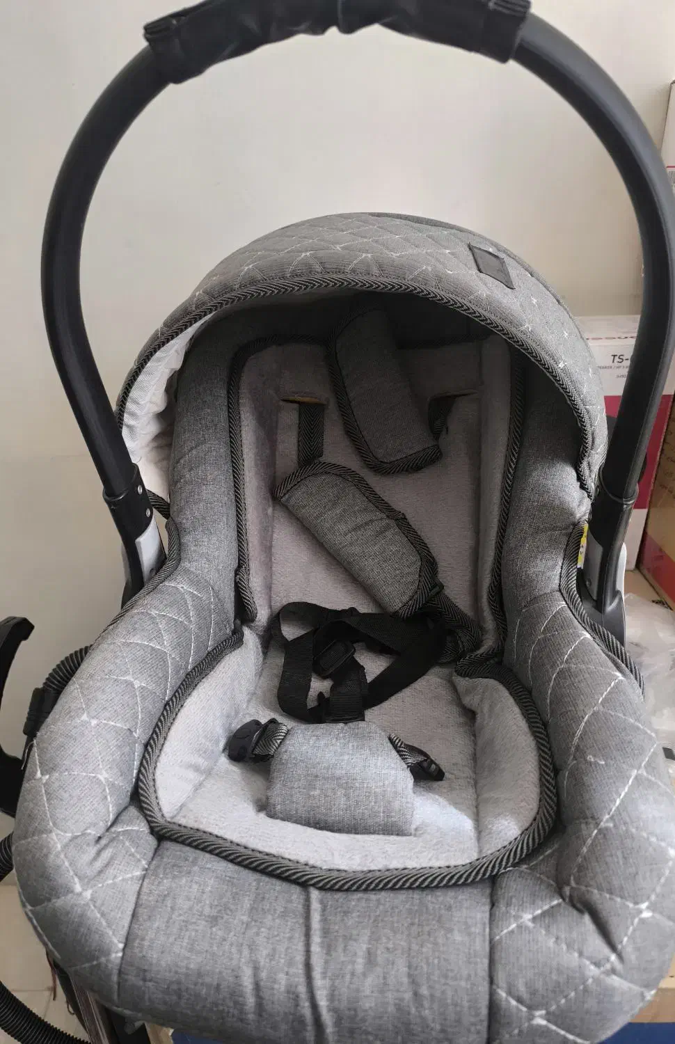 کریر|کالسکه و لوازم جانبی|زرندیه, |دیوار