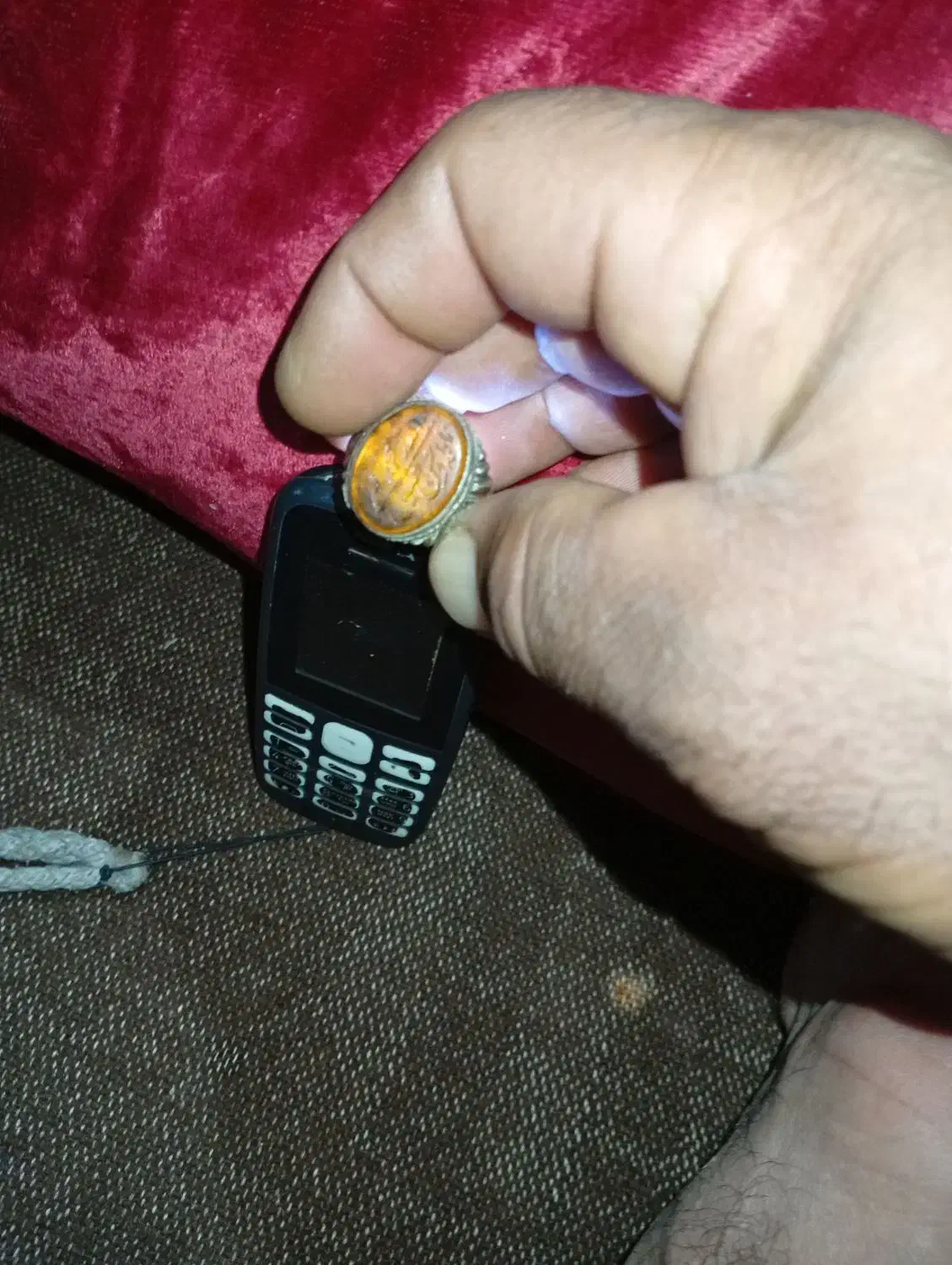 انگشتر خطی نگین اصل وکهنه|جواهرات|فاروج, |دیوار