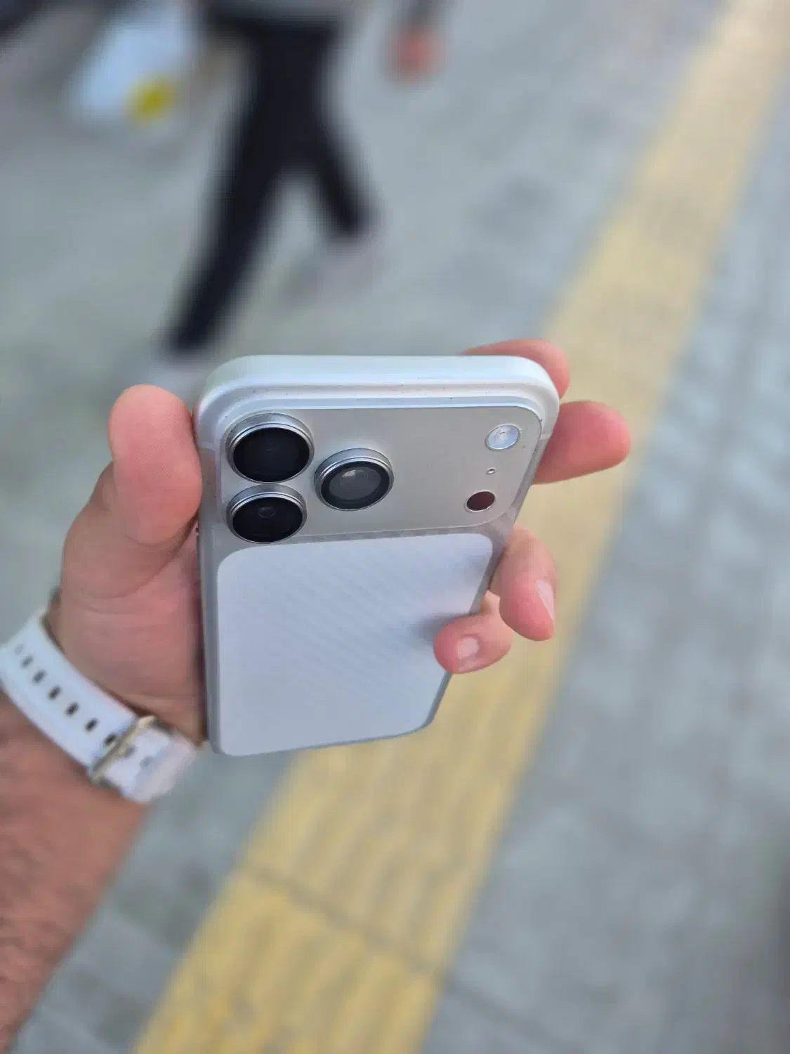 17pro max|موبایل|اصفهان, گلزار|دیوار