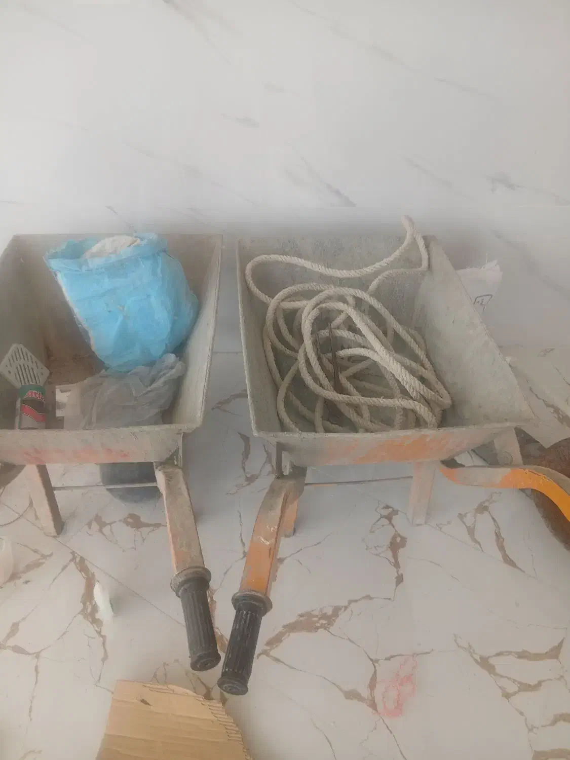 ۳عددفرغون|ابزارآلات|نقده, |دیوار