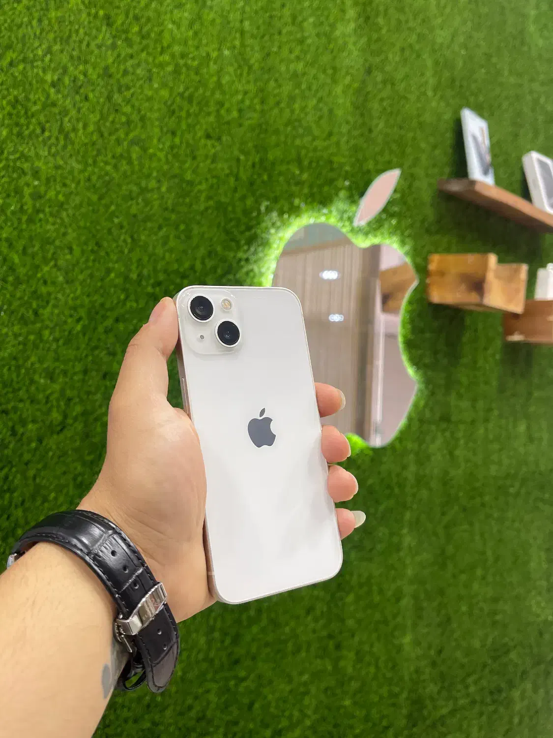 iPhone 13normal|موبایل|جم, |دیوار