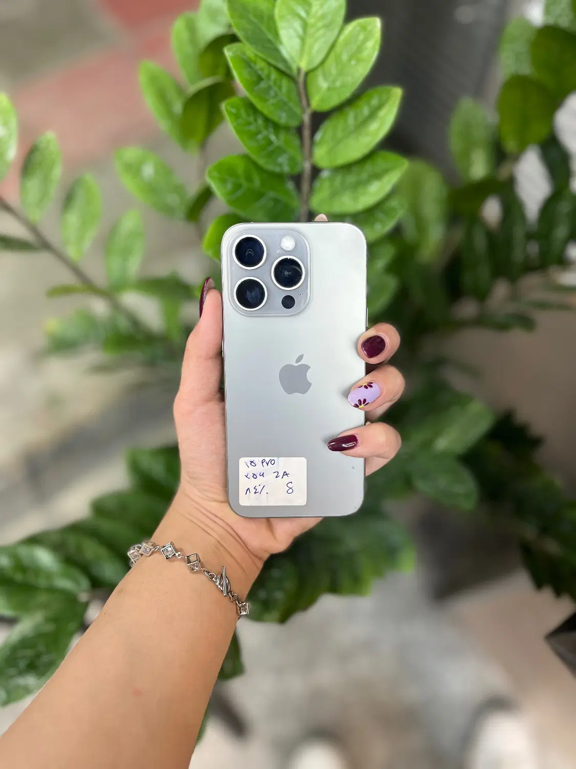 iPhone 15 pro|موبایل|قم, جهان بینی|دیوار