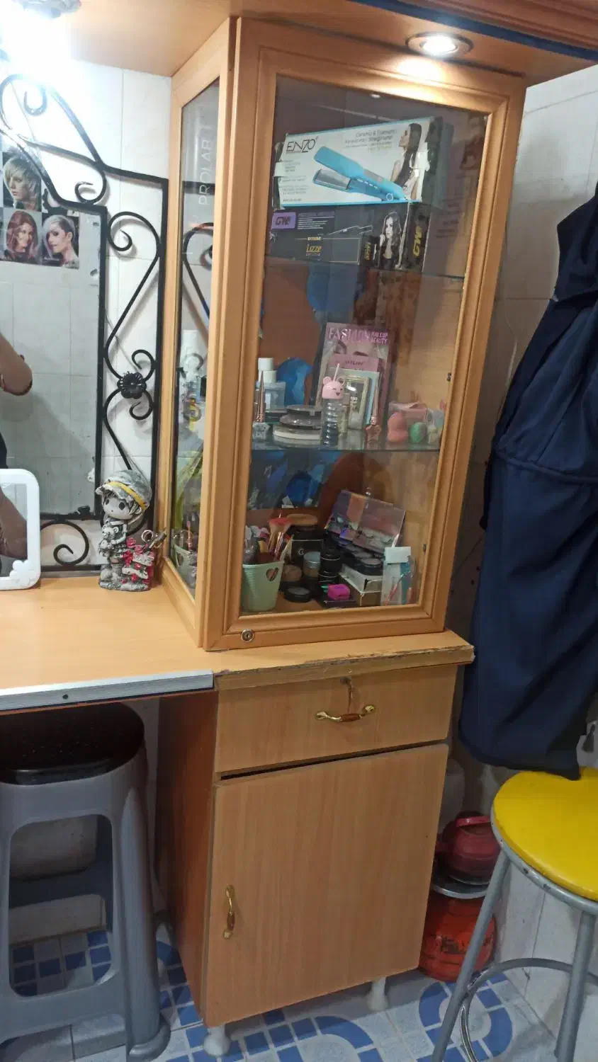 دکور آرایشگاه|آرایشگاه و سالن‌های زیبایی|شیراز, شهرک بهار|دیوار