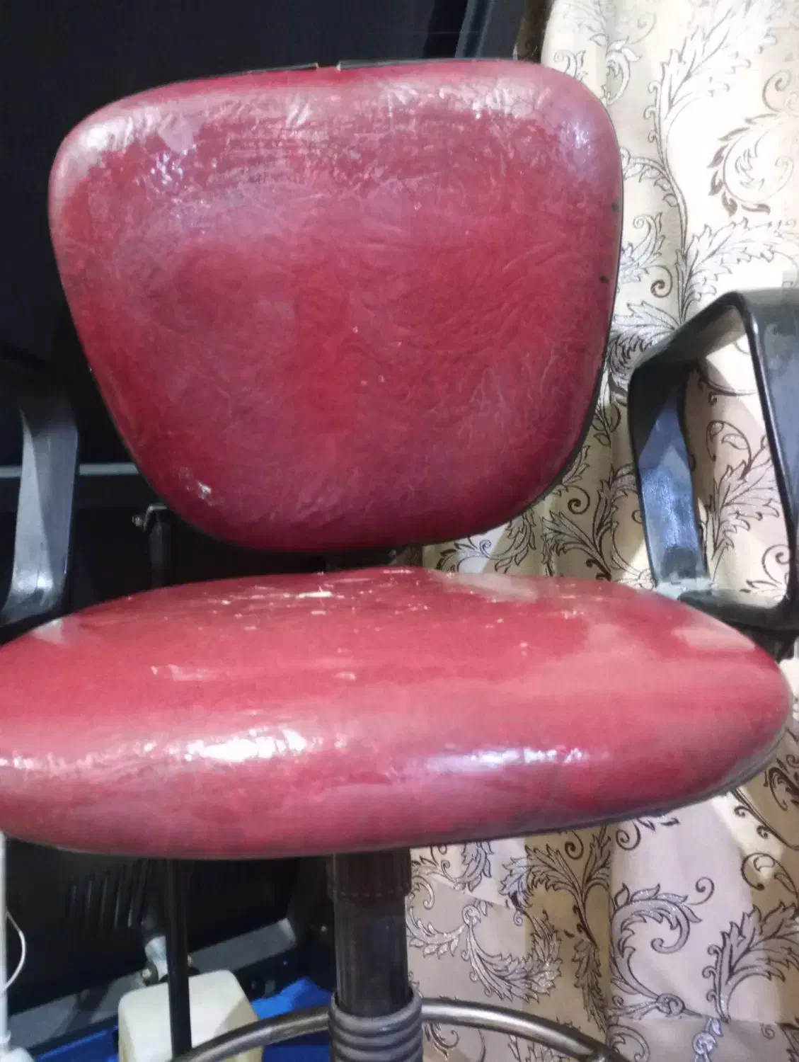 صندلی|صندلی و نیمکت|اراک, |دیوار