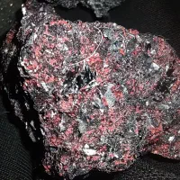 فروش انواع سنگ های قیمتی و آسمانی شهاب سنگ