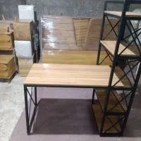 میز تحریر  و باکس فلزی شیک