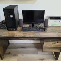 یک دست سیستم کامپیوتر رومیزی