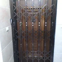 درب آکاردئونی آپارتمان