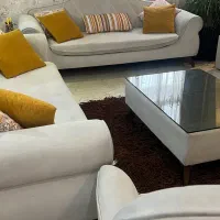 مبلمان هشت نفره با میز جلو مبلی و دو تا عسلی