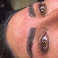 نیازمند مدل میکروبلیدینگ و شید و تینت و بن مژه