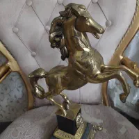 اسب پایه دار
