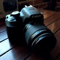 دوربین Canon 2000D در حد نو