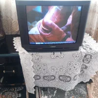 تلویزون ومیز