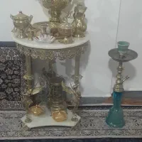 میز برنزی در حد نو با وسایل