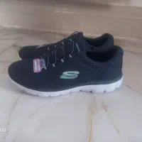 کفش اسکیچرز