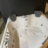 جکوزی دونفره در حد نو