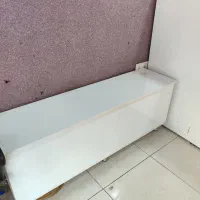 پیشخوان و صندلی و باکس
