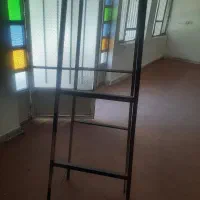 چهار پایه اهنی محکم