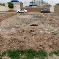 زمین روبروی تالار شاهان