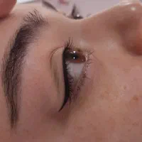 تمایل به همکاری در سالن زیبایی لاین آرایش دائم....