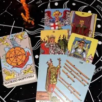 فال تاروت و آیینه