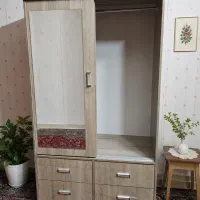 کمدِ جا لباسی