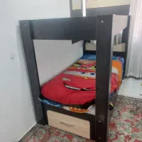 تخت نوجوان