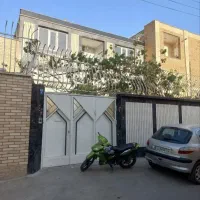 اجاره-ویلایی-دربست-2-طبقه-در-برازنده