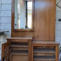 جاکفشی وجالباسی وبه همراه جای لوازم آرایشی