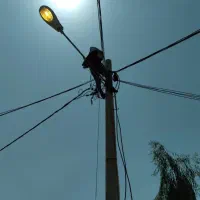 نصب کابل بالا پایه تیر برق برقکار برقکاری