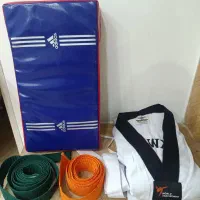 لباس تکواندو سایز 4 به همراه میت