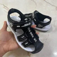 تعداد ۱۰ جفت کفش هز جفتی ۵۰۰ تومان بفروش میرسد