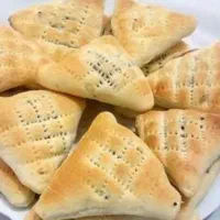 به چند نیرو خانم برای پخت نان سنتی نیازمندیم