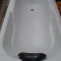 وان حمام با پایه فلزی