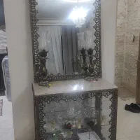 آیینه و کنسول