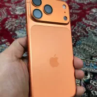 ایفن 17 پرومکس