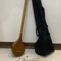 سه تار به همراه کیف و کتاب