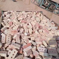 فروش وحمل آجر سه سوراخ وسفال و تیغه سقف وپوکه اجر