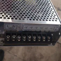 منبع تغذیه ۵ ولت