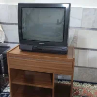 تلویزیون سالم با میز زیبا