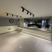 مغازه-190-متری-بر-چهارباغ-بالا