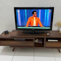 تلویزیون و میز تلویزیون