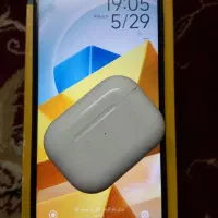 گوشی پوکو m5 به همراه ایرپاد