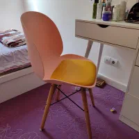 میزآرایش و صندلی
