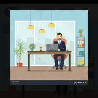 منشی وارد به کامپیوتر بازاریاب