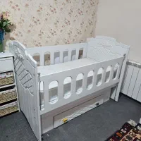 تخت گهواره ای کودک