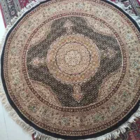 فرش دایره طرح ماهی در حد نو