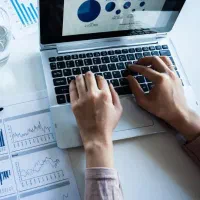 استخدام آنلاین