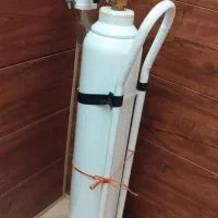 کپسول اکسیژن به همراه مانومتر و ترالی